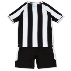 Newcastle-United-Kind-Thuistenue-2022-23_2