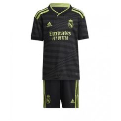 Real-Madrid-Kind-Third-Tenue-2022-23_1